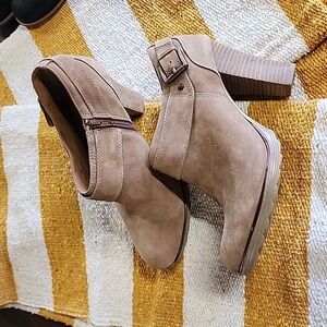 Söfft Tan Leather Booties 9.5